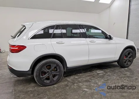 2018 Mercedes-Benz Glc 300 z USA, uszkodzony, nr VIN WDC0G4JB1JV047376